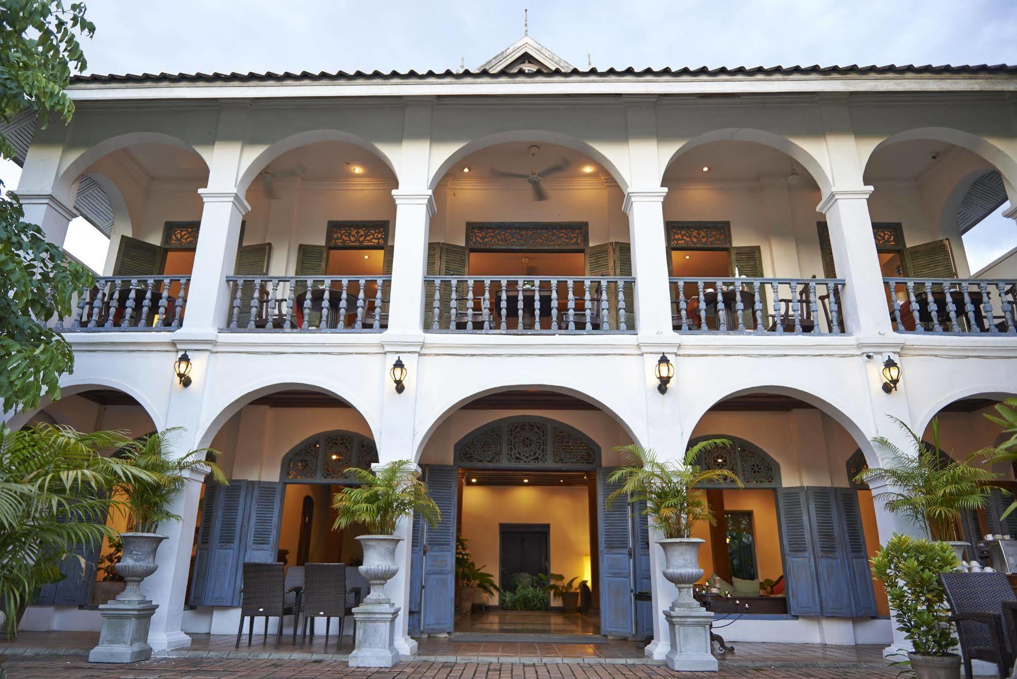 Villa Santi Hotel Луангпхабанг Экстерьер фото